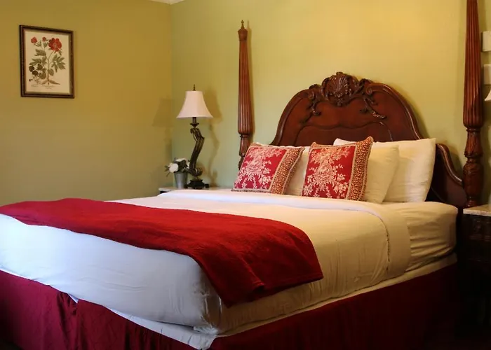 New World Inn Downtown Pensacola